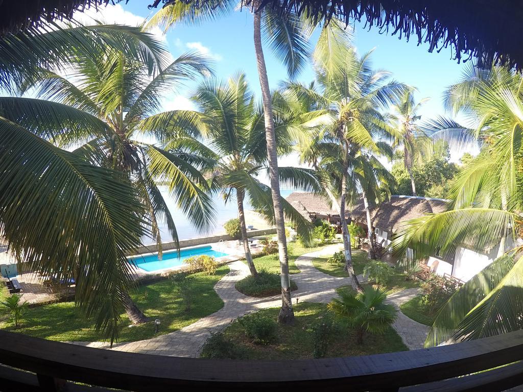 Ylang Hotel Ambondrona  Экстерьер фото