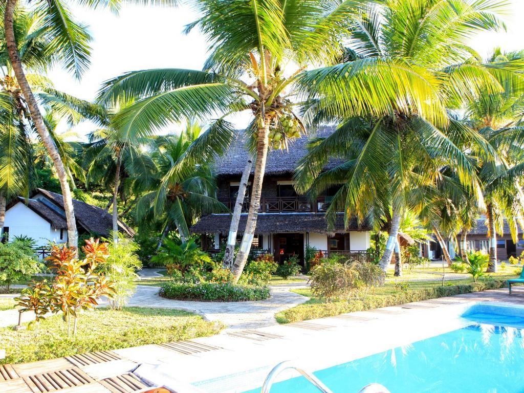 Ylang Hotel Ambondrona  Экстерьер фото