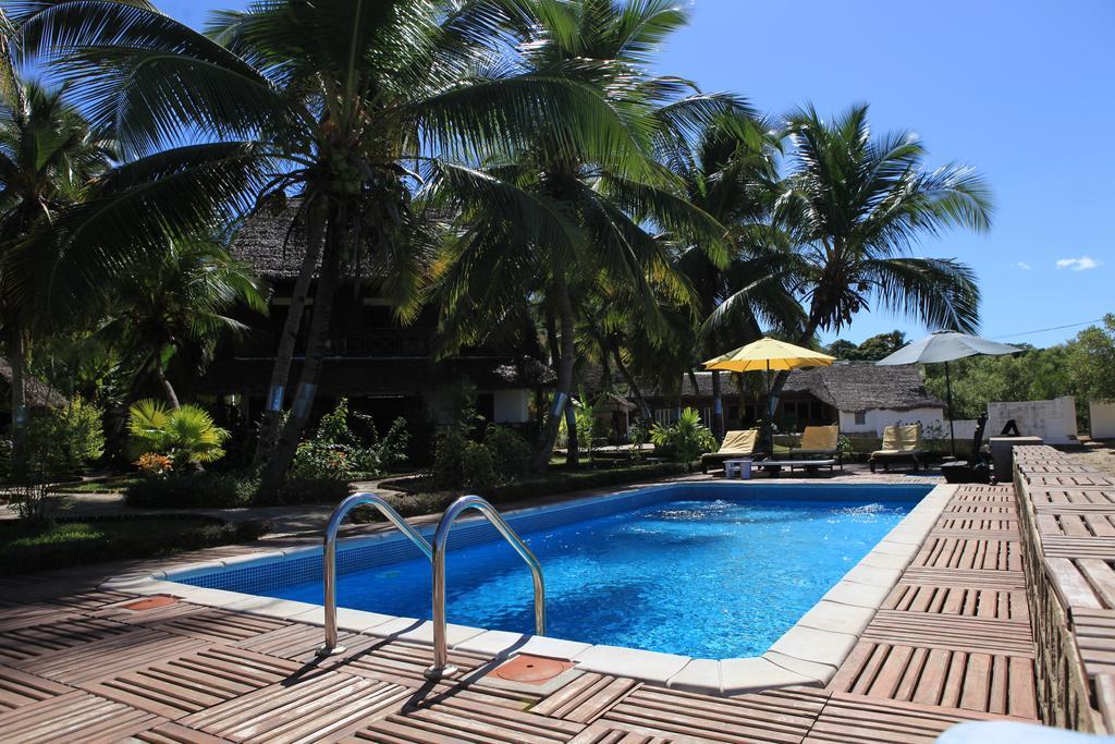 Ylang Hotel Ambondrona  Экстерьер фото