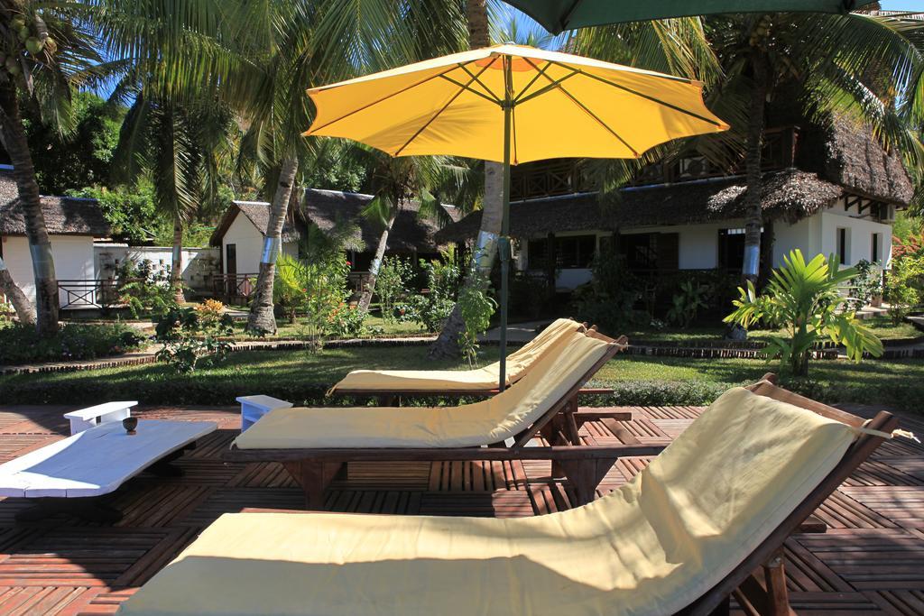 Ylang Hotel Ambondrona  Экстерьер фото