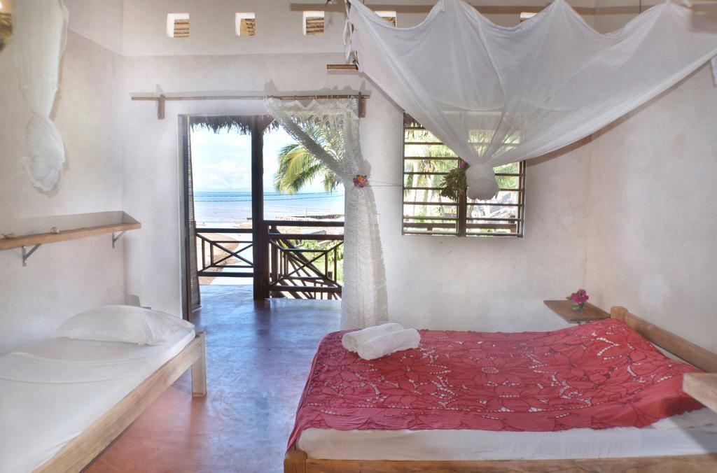Ylang Hotel Ambondrona  Экстерьер фото