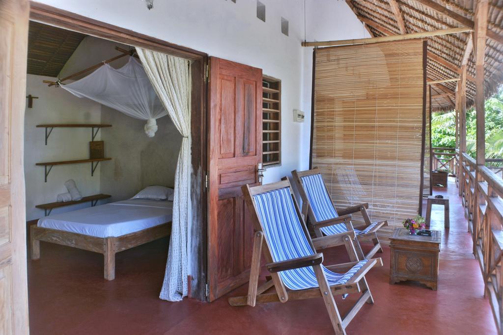 Ylang Hotel Ambondrona  Экстерьер фото