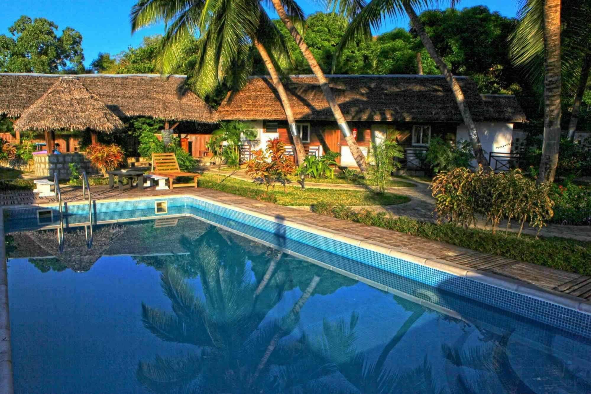 Ylang Hotel Ambondrona  Экстерьер фото