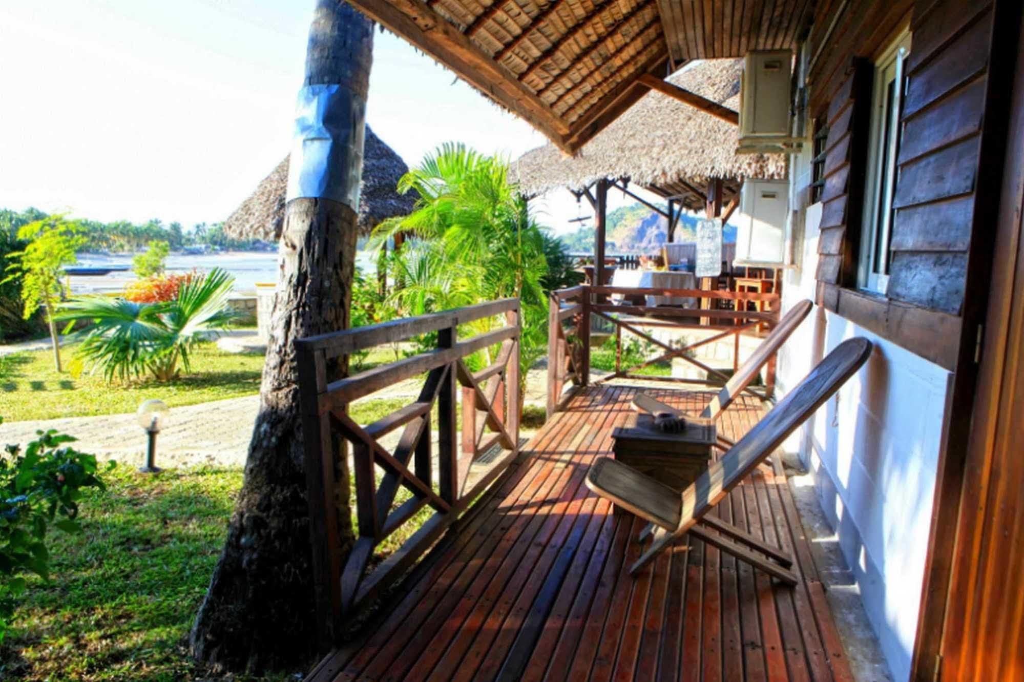 Ylang Hotel Ambondrona  Экстерьер фото